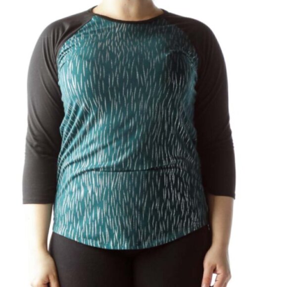 LuLaRoe Tops - Lula Roe Black Emerald Green Silver Printed Blouse